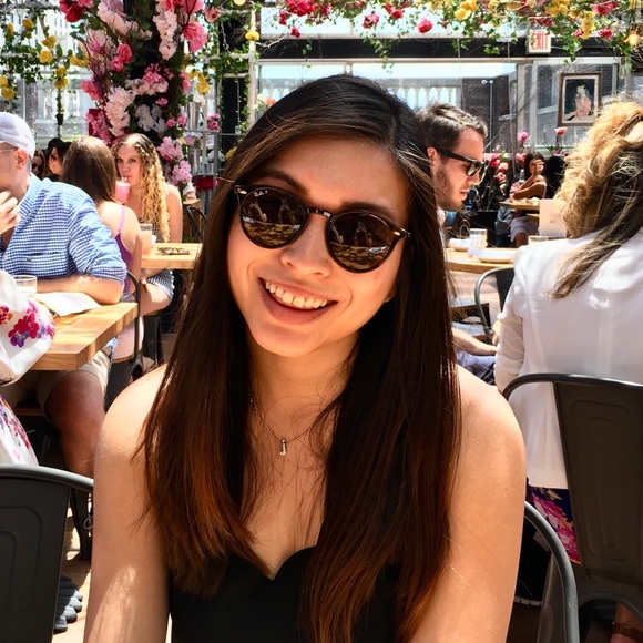 Meet your Posher, Jessica - Picture 1 of 1